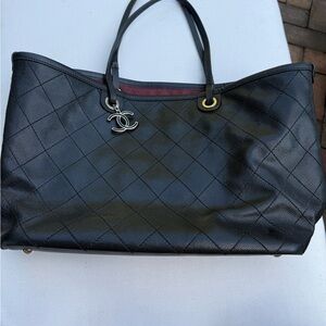 Chanel Black/Burgundy Quilted Shoulder Bag